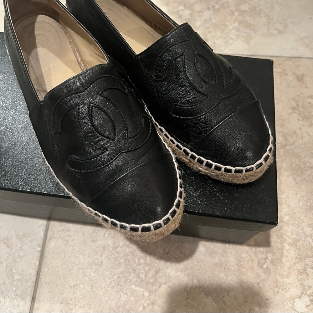 Authentic USED chanel espadrilles size 37. (Runs small-would fit a size 6)
